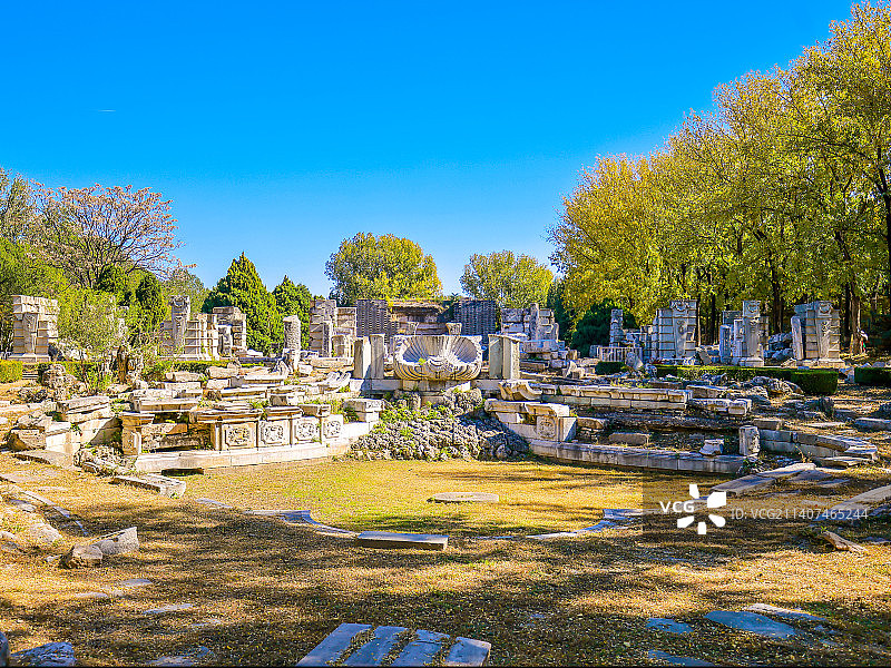 中国北京圆明园遗址公园秋日风光图片素材