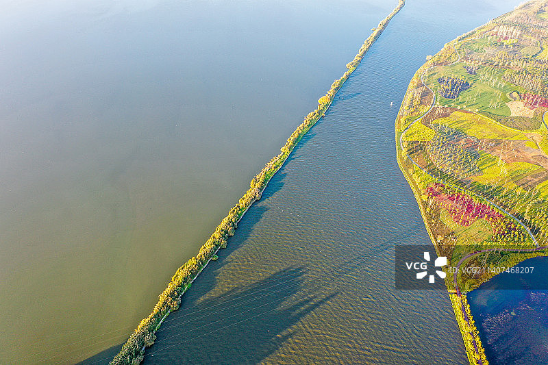 航拍云南昆明滇池草海 高原明珠淡水湖泊图片素材