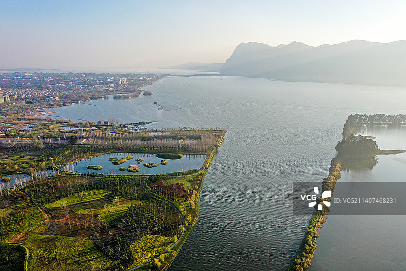 航拍云南昆明滇池草海 高原明珠淡水湖泊图片素材