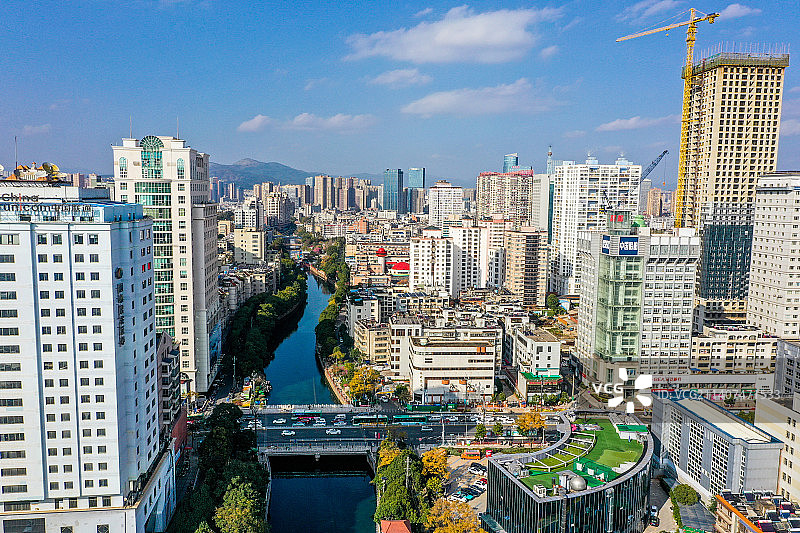 航拍云南昆明盘龙江 昆明金牛公园图片素材