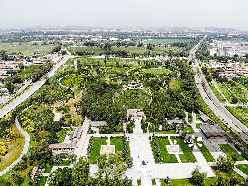 航拍内蒙古呼和浩特昭君博物院昭君墓景区图片素材