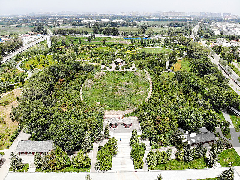 航拍内蒙古呼和浩特昭君博物院昭君墓景区图片素材