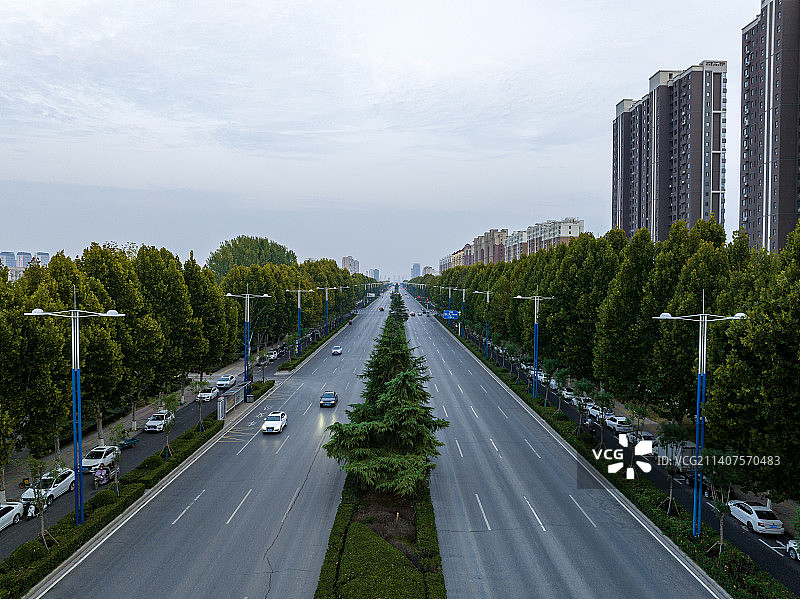 高视角航拍城区道路图片素材