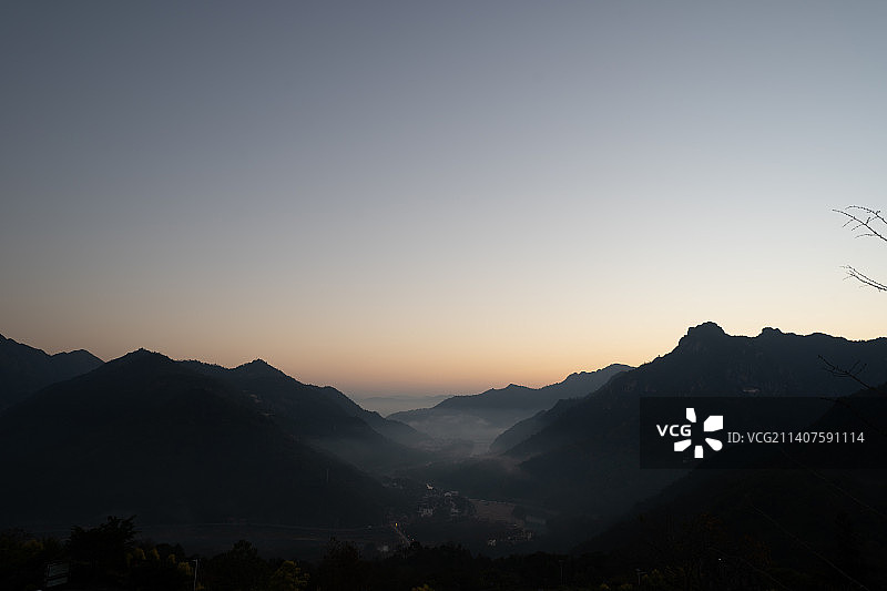 温州市平阳县南雁荡山日出时分图片素材