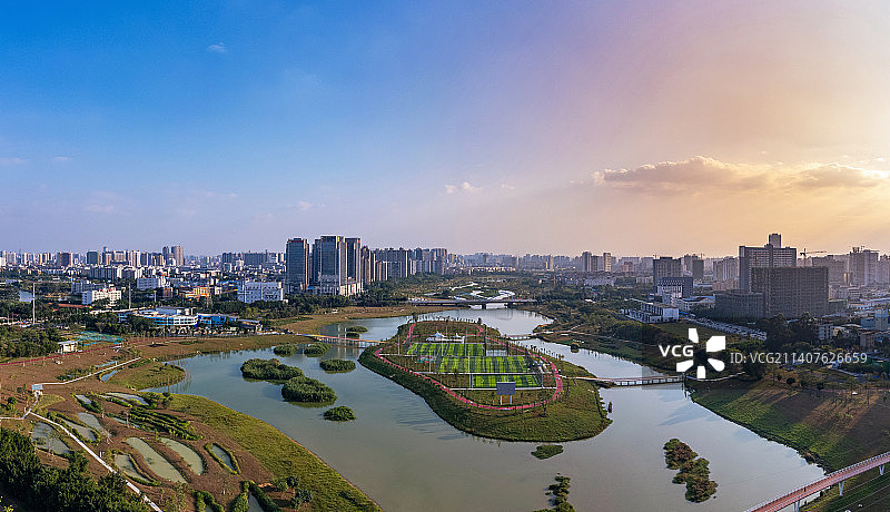 南宁明月湖公园湖心岛球场图片素材