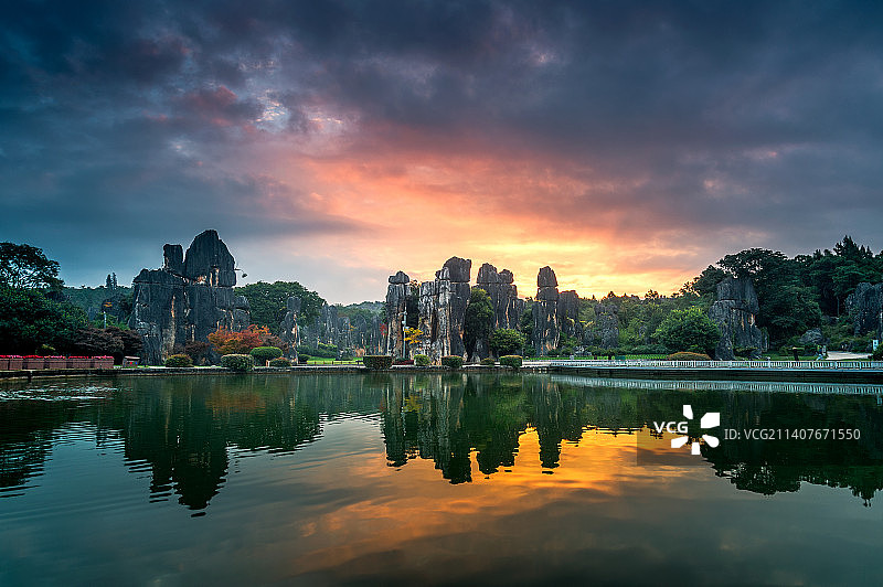 石林风景区     石林湖   莲花池   朝霞   晚霞图片素材