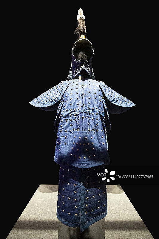 八旗盔甲（正蓝旗）（清，上衣长74厘米，下裳长76厘米。甲如其旗之色，左翼，下五旗之一。故宫博物院藏图片素材