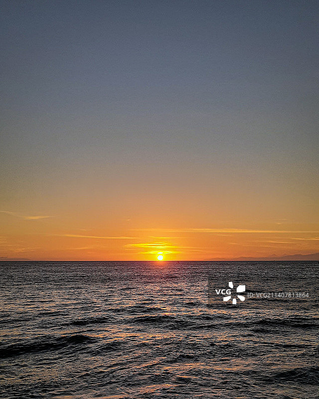 印度尼西亚西努沙登加拉 Senggigi 海滩日落时分的海景图片素材