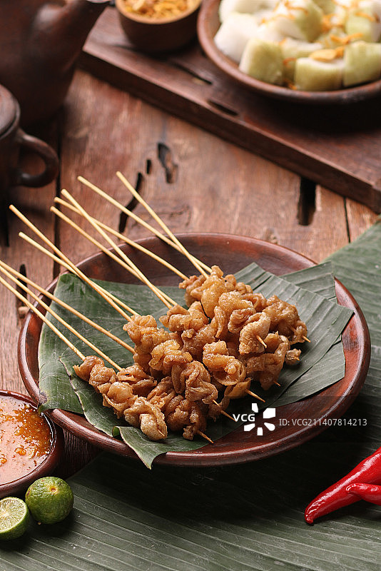 餐桌上食物的高角视角图片素材
