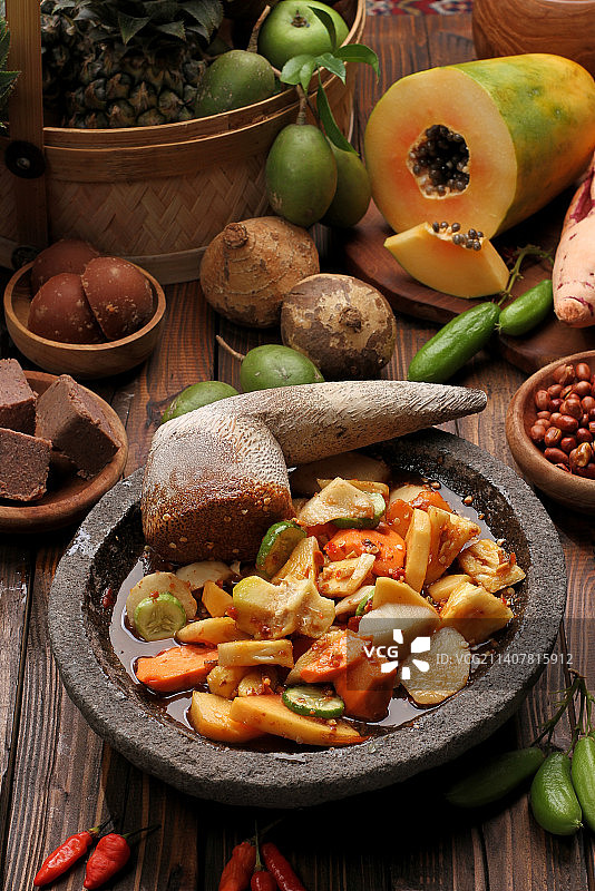 桌子上各种食物的俯视角度图片素材