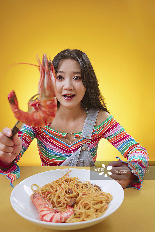 贪吃的胖女孩图片素材