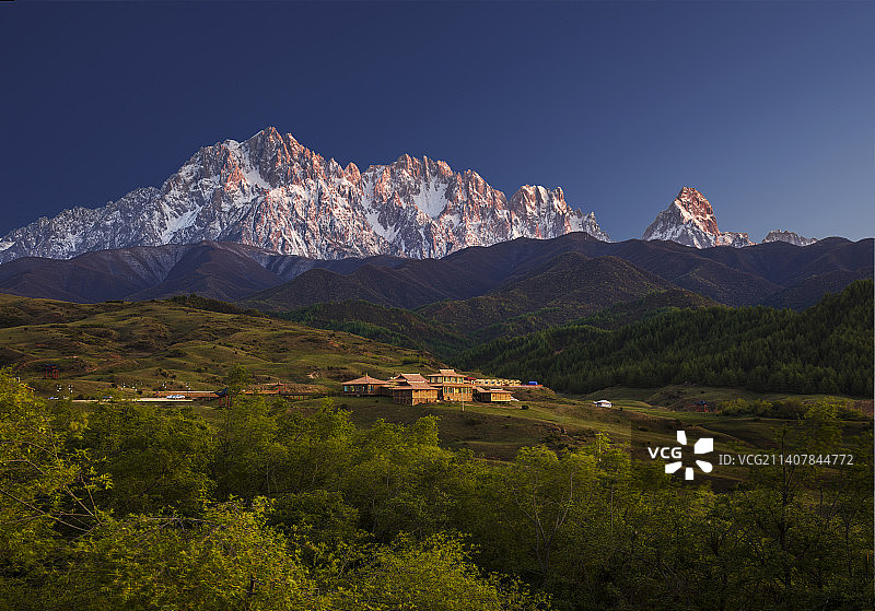 临夏太子山旅游观光区-云上图片素材