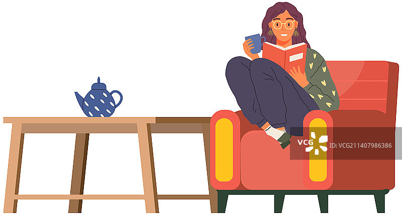 年轻女人在枕头上看书图片素材