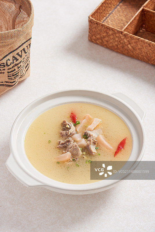 酸萝卜老鸭汤图片素材