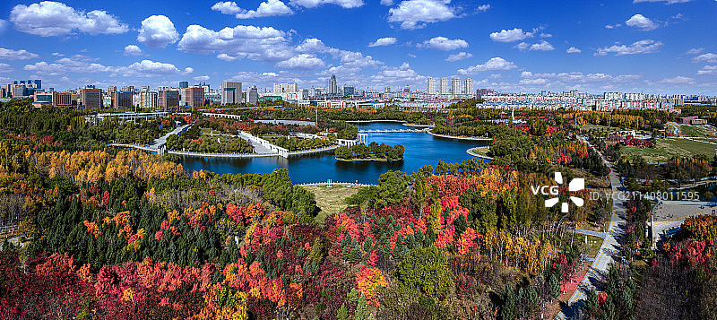 长春世界雕塑园的秋天图片素材