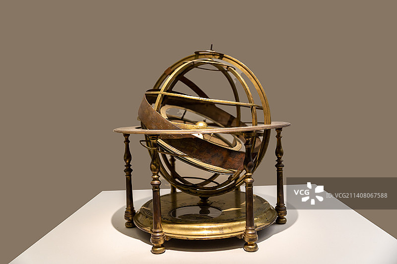 铜鎏金浑天合七政仪【18世纪，故宫藏，是演示金、木、水、火、土、地球、太阳七星（即七政）运转的仪器】图片素材