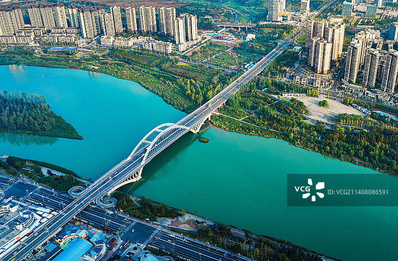 航拍四川省资阳市沱江上的迎宾大桥图片素材