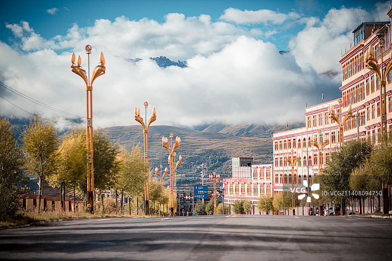 中国四川甘孜州甘白路的风光图片素材