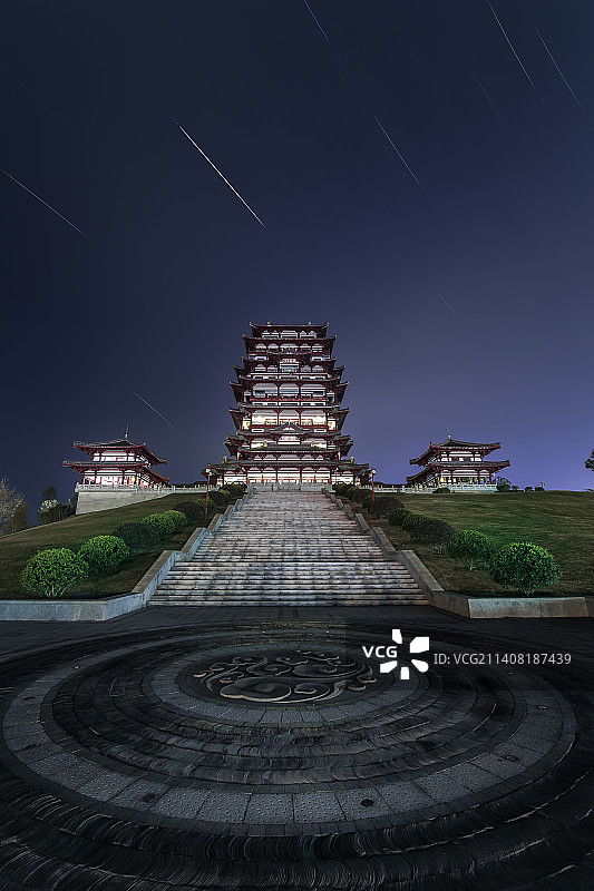 城市星轨   宜宾东楼图片素材