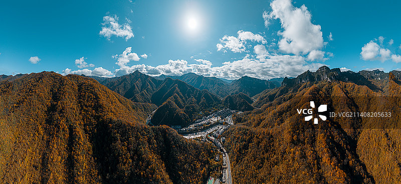 中国四川省巴中市光雾山航拍全景图片素材