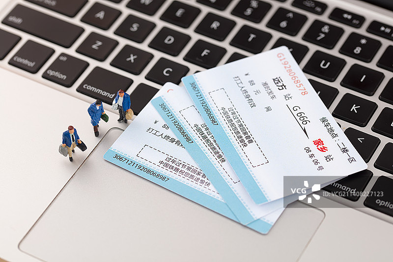 微缩创意回家的乘客网络购票图片素材