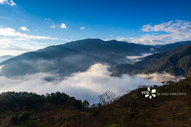 云南省新平彝族傣族自治县哀牢山风光图片素材
