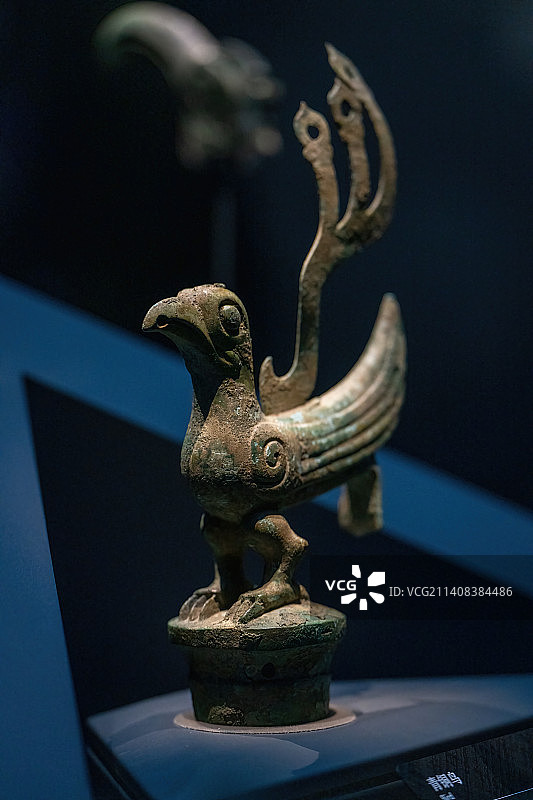 四川广汉三星堆遗址博物馆青铜神鸟图片素材