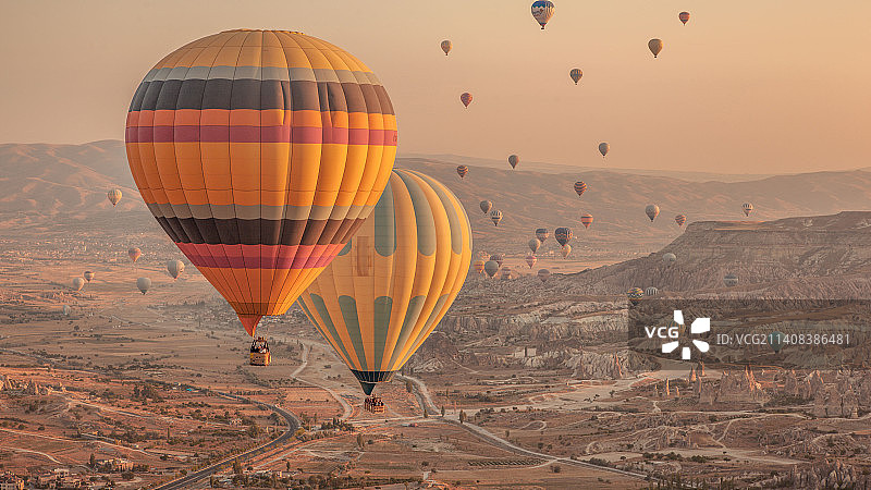 卡帕多奇亚的热气球图片素材