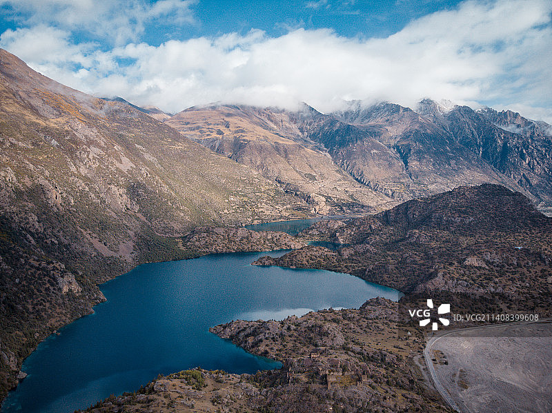 中国西藏昌都的三色湖航拍图片素材