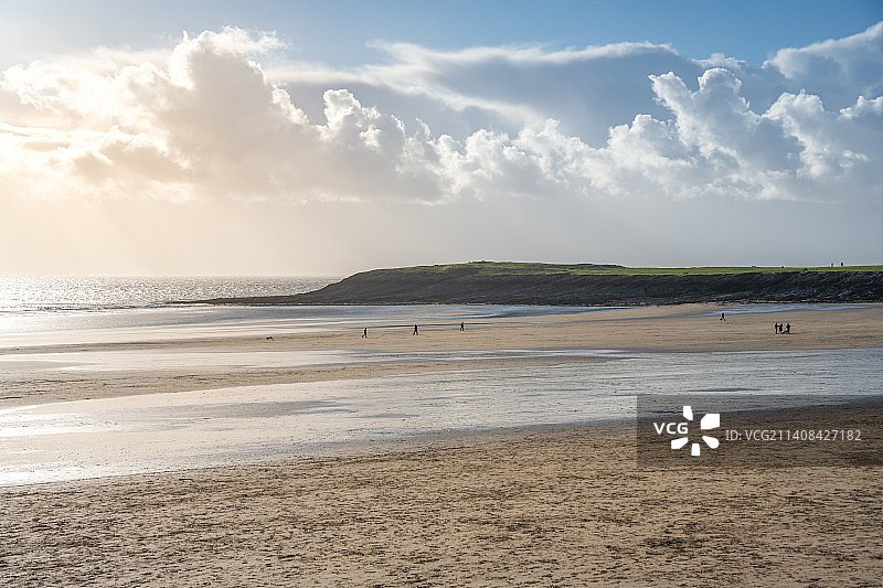 日落时的英国海滩对天景色图片素材