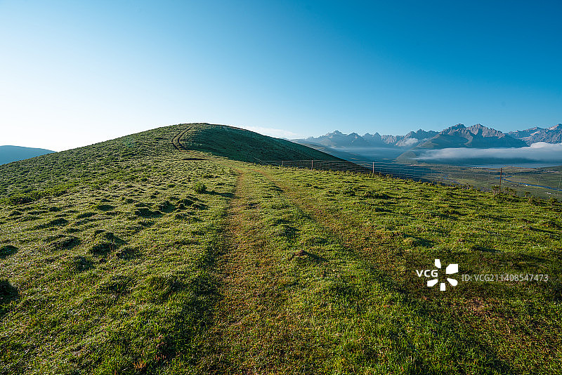 草原车辙图片素材