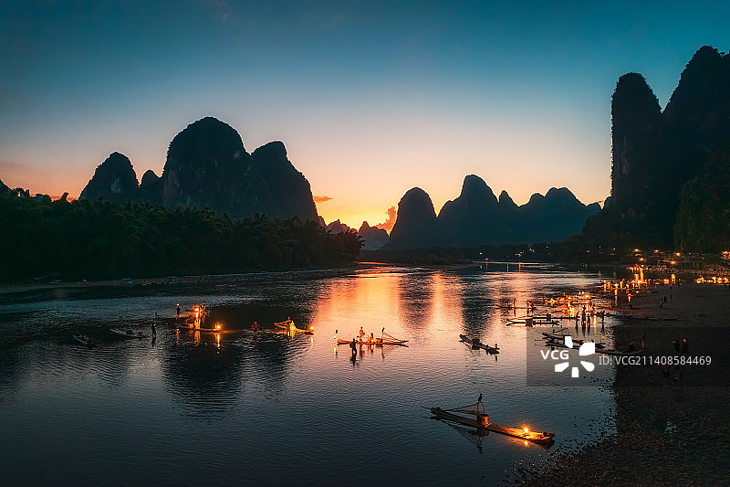 桂林兴坪晚霞渔火图片素材