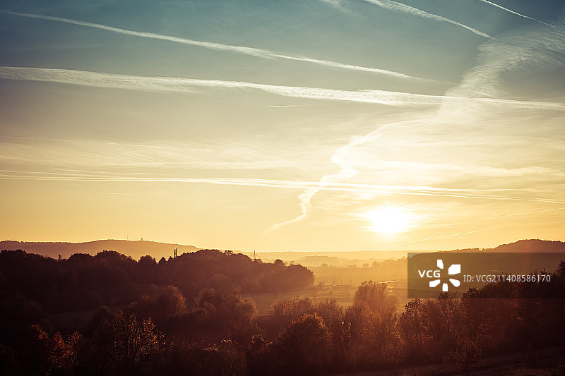 德国亚琛日落时分的剪影风景图片素材