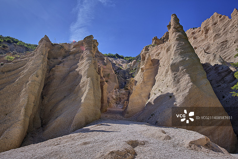 天空下的落基山脉全景图片素材