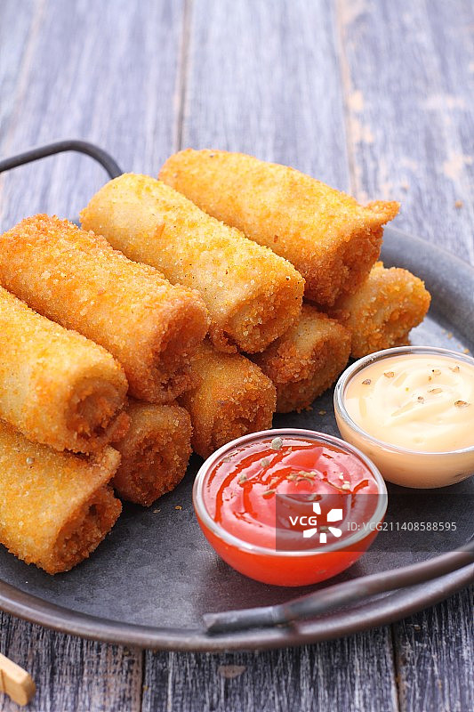 盘中炸物特写，勿加泗，印度尼西亚图片素材