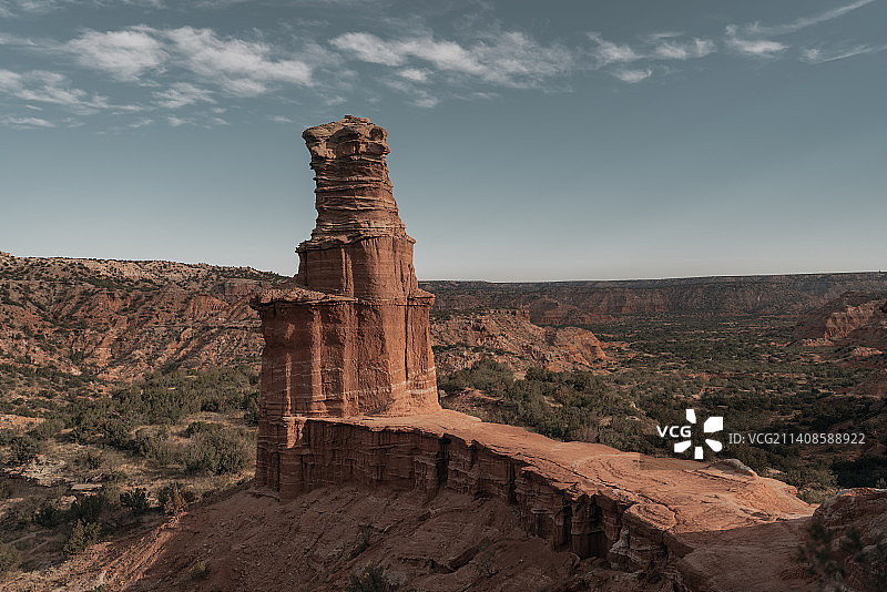 天空下的岩层景观图片素材