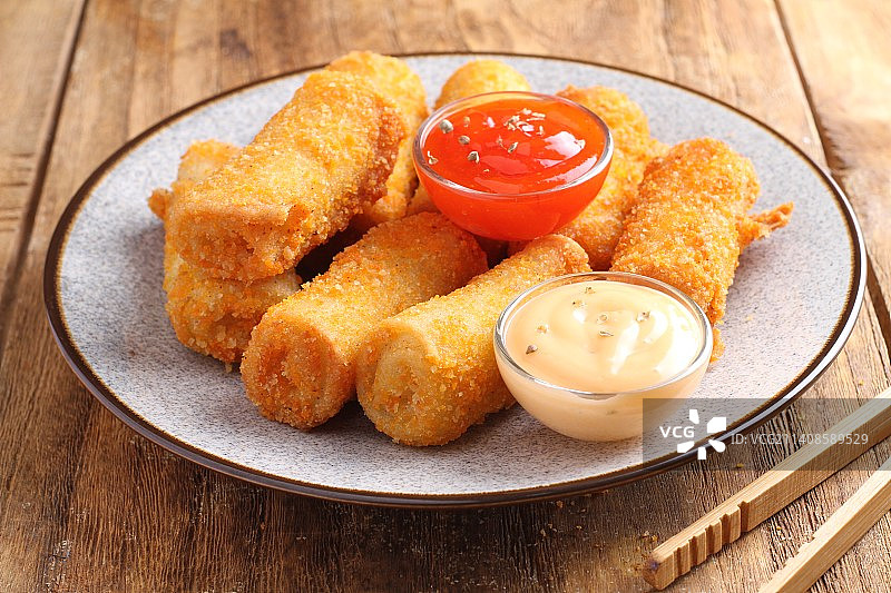 盘中炸物特写，勿加泗，印度尼西亚图片素材