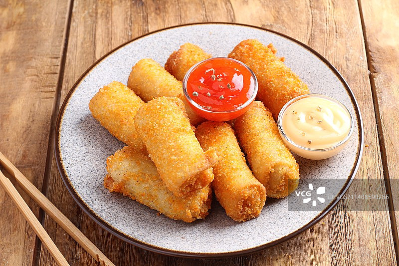 盘中炸物特写，勿加泗，印度尼西亚图片素材