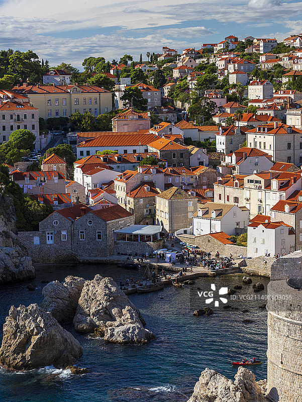 克罗地亚杜布罗夫尼克海边城镇景观高角度视图图片素材