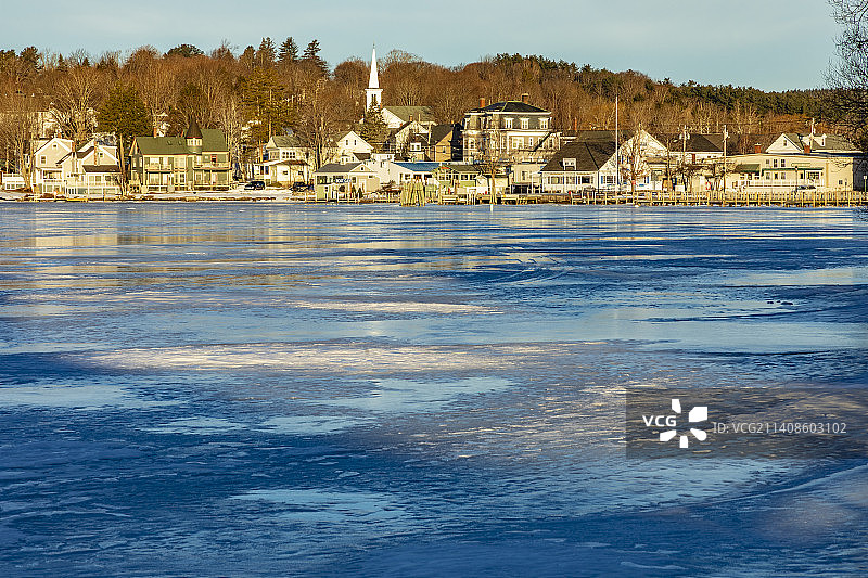 美国新罕布什尔州沃尔夫伯勒的河流风光图片素材