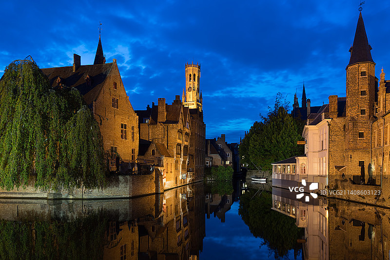 河边建筑天空背景全景图片素材