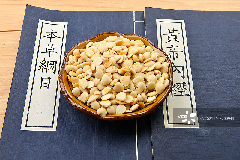 中医中药材燀苦杏仁图片素材