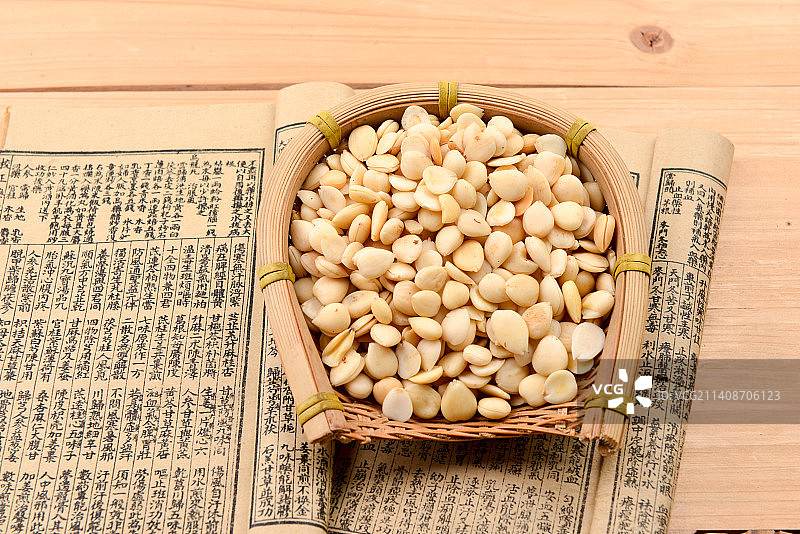 中医中药材燀苦杏仁图片素材