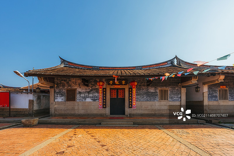中国传统村落福建省漳州市龙海市龙海区（闽南周庄）埭美古村“闽南古厝燕尾脊”——家风堂图片素材