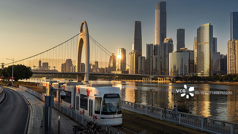 落日余晖下的海珠桥图片素材