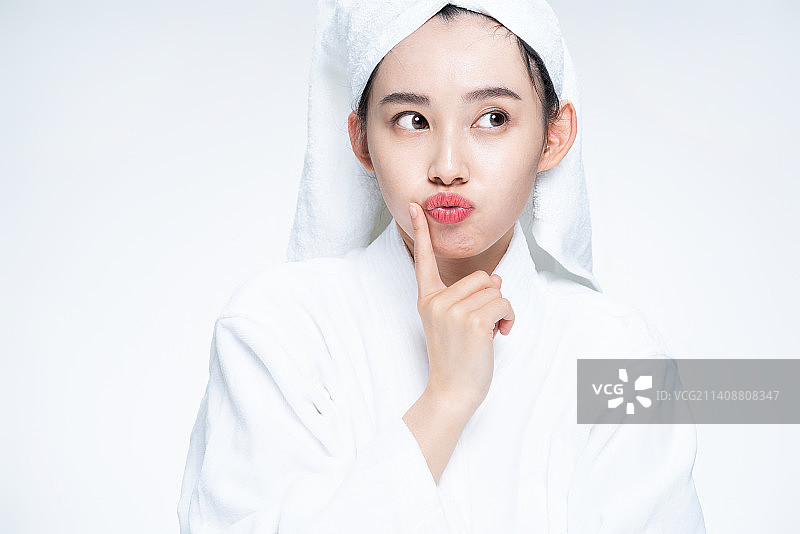 年轻漂亮的亚洲女孩图片素材