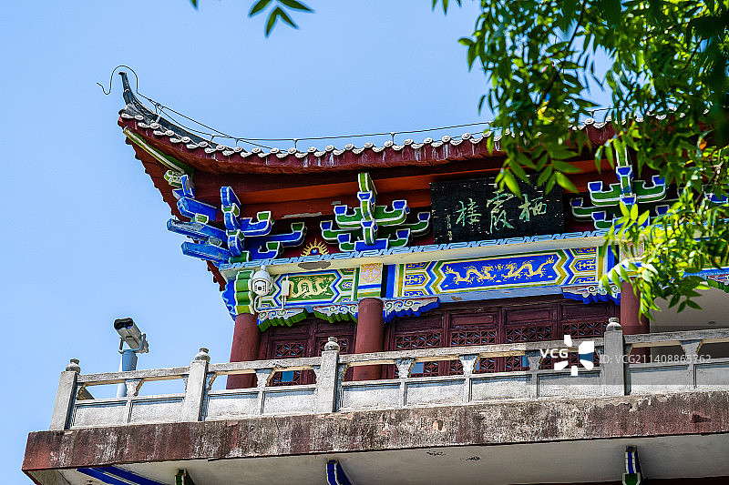 中国湖北省黄冈市黄州文赤壁东坡赤壁风景区，苏轼在此创作《念奴娇·赤壁怀古》图片素材