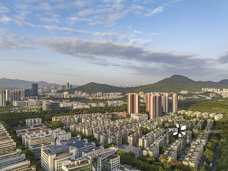 深圳科技园同方信息港城市风光日落图片素材