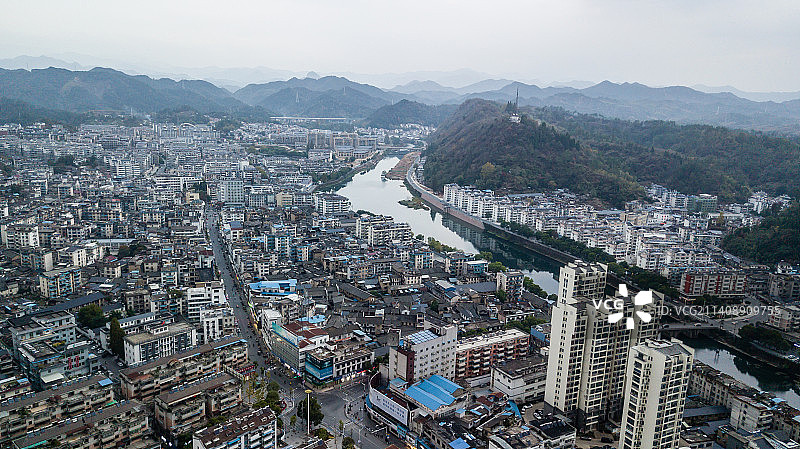 航拍傍晚黄山祁门县城图片素材