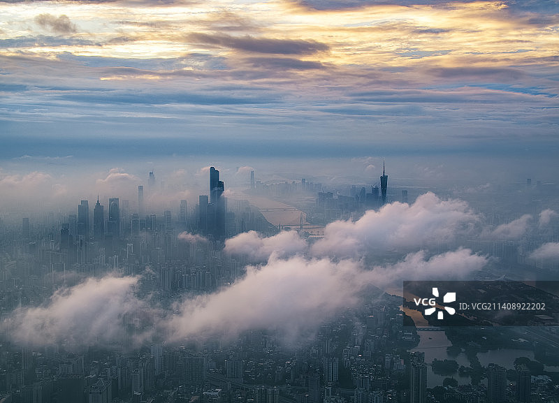 广州穿云日出城市天际线图片素材